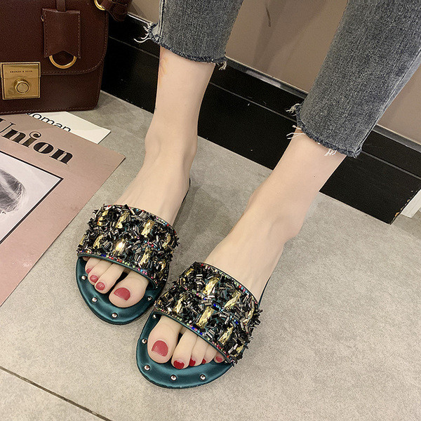 Κομψές γυναικείες παντόφλες με πέτρες σε τρία χρώματα