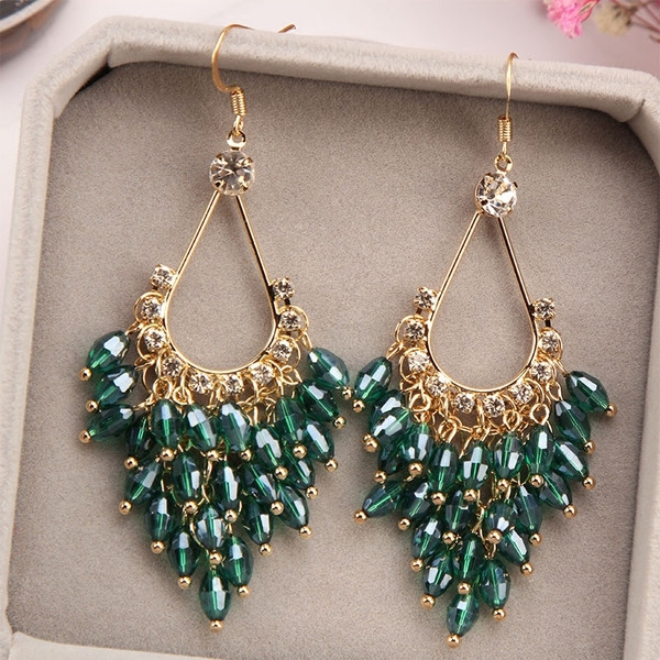 Modern női fülbevaló két színben gyöngyökkel