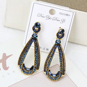 Aktuális női fülbevaló kövekkel, kék színben