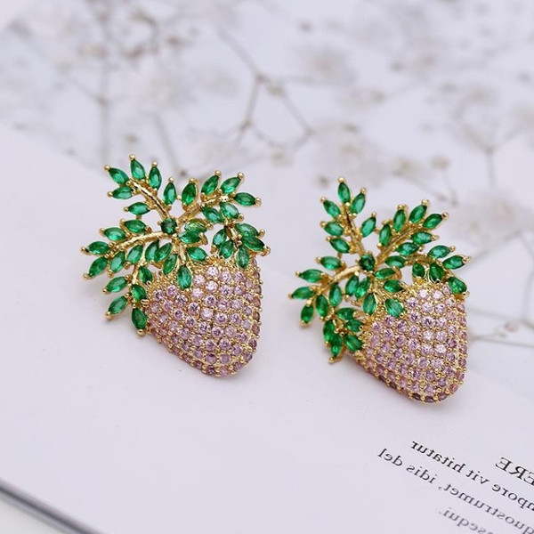 Modern női fülbevaló kövekkel, rózsaszín és fehér színben