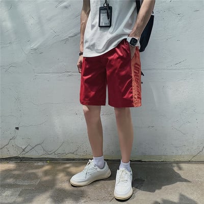 Pantaloni scurți casual pentru bărbați cu margini colorate și inscripție în mai multe culori