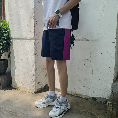 Pantaloni scurți casual pentru bărbați cu margini colorate și inscripție în mai multe culori