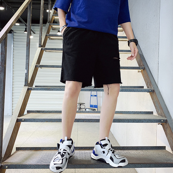 Modern rövidnadrág szakadt motívumokkal több színben