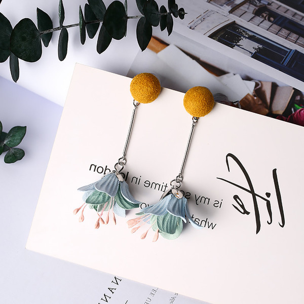 Model nou de cercei dama - doua culori