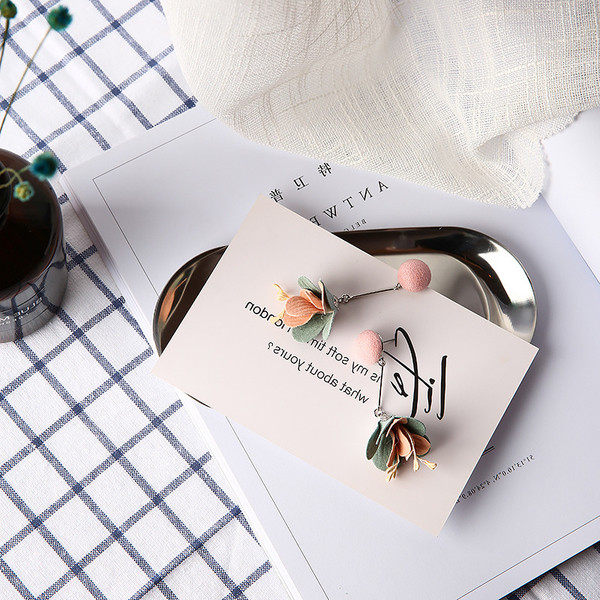 Model nou de cercei dama - doua culori