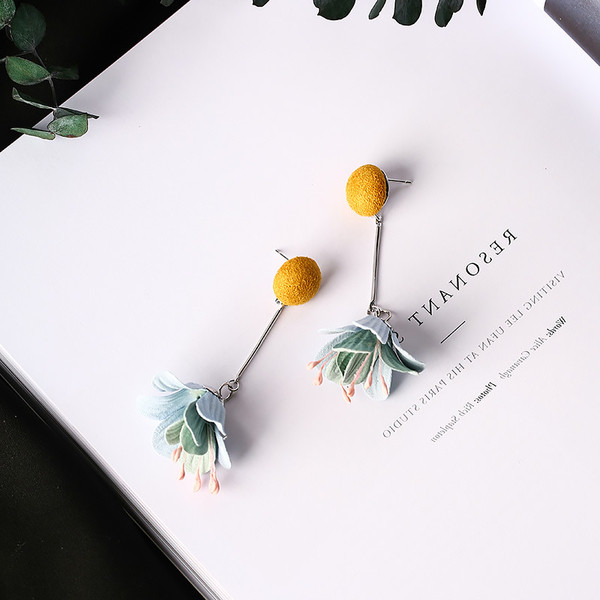 Model nou de cercei dama - doua culori