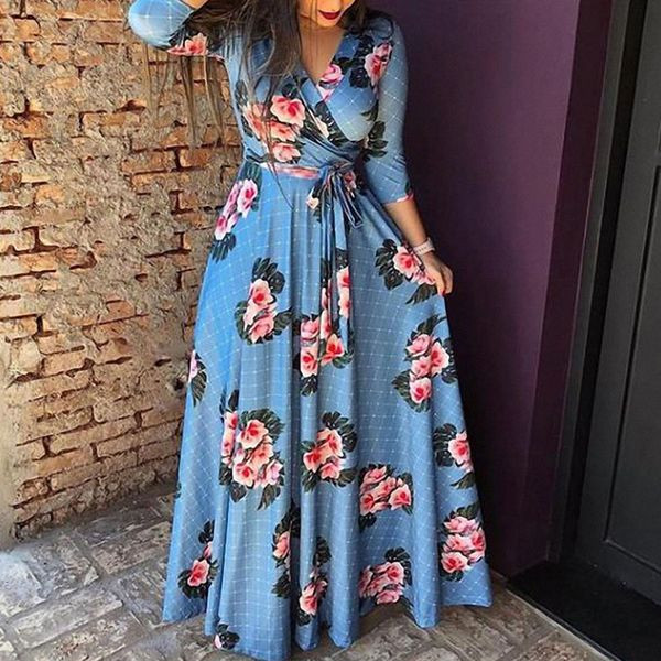 Rochie casual de dama cu decolteu in V si motiv floral in albastru