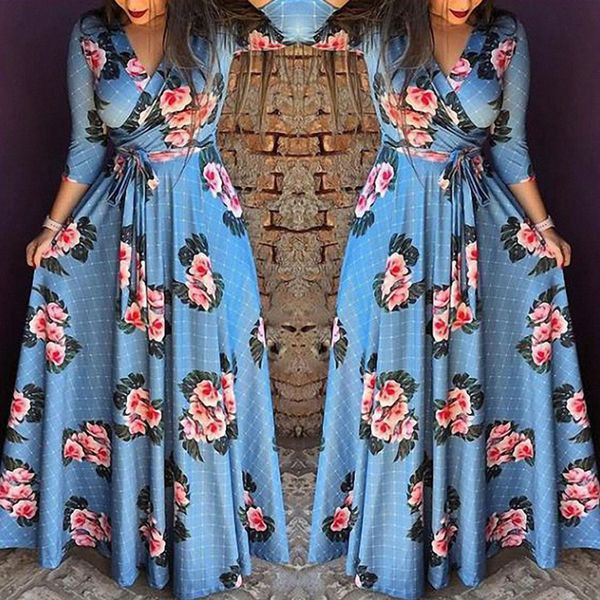Rochie casual de dama cu decolteu in V si motiv floral in albastru