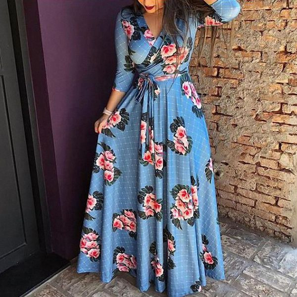 Rochie casual de dama cu decolteu in V si motiv floral in albastru