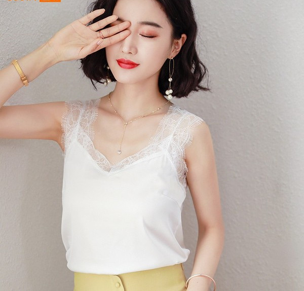 Modern női felső, csipkepántokkal, többféle színben