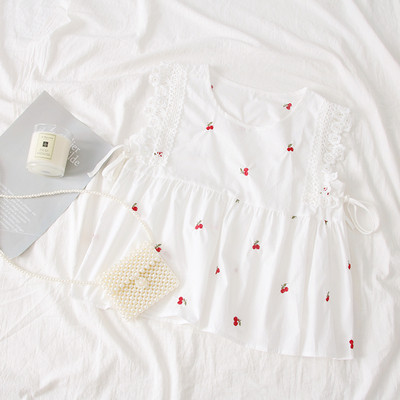 Napi női felső, fehér hímzéssel