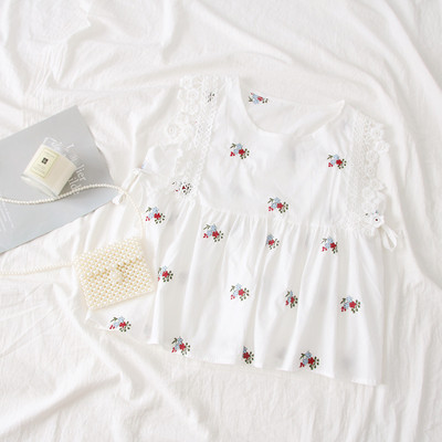 Napi női felső, fehér hímzéssel