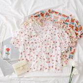 Καθημερινή γυναικεία μπλούζα με ντεκολτέ σε σχήμα V