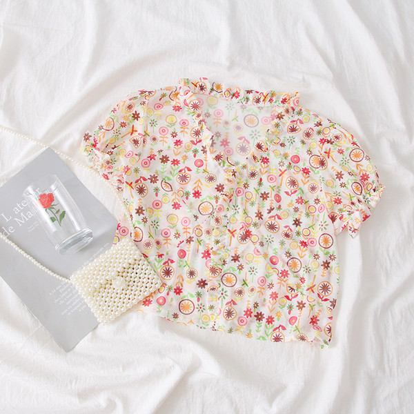 Καθημερινή γυναικεία μπλούζα με ντεκολτέ σε σχήμα V