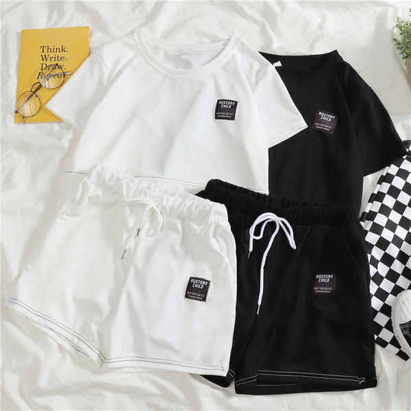 Ежедневен дамски комплект от две части тениска + къси панталони в няколко цвята 