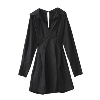 Κομψό γυναικείο φόρεμα με κολάρο σε λευκό και μαύρο χρώμα