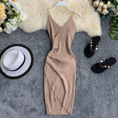 Rochie de dama cu decolteu in V si bretele metalice