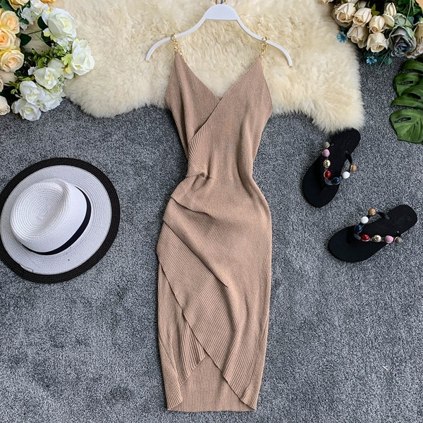 Rochie de dama cu decolteu in V si bretele metalice