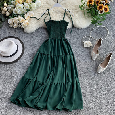 Μοντέρνο γυναικείο φόρεμα με λεπτές λωρίδες σε διάφορα χρώματα