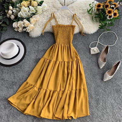 Μοντέρνο γυναικείο φόρεμα με λεπτές λωρίδες σε διάφορα χρώματα