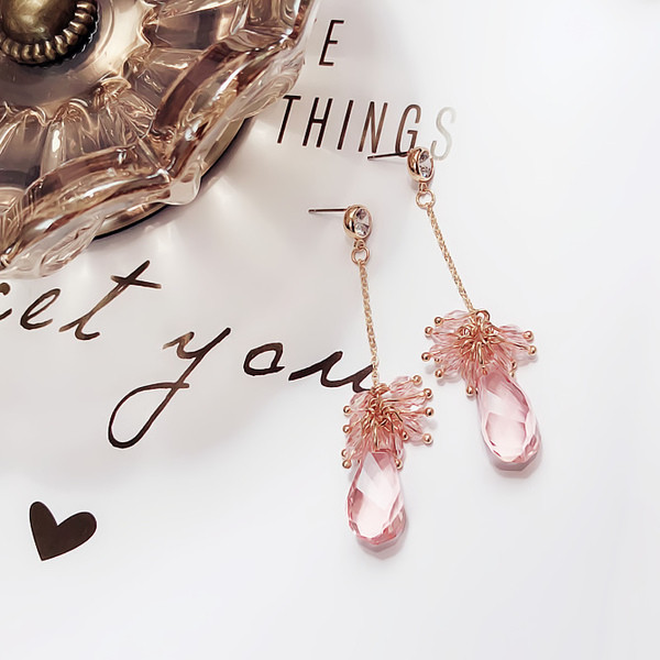 Cercei moderni de dama in doua culori cu pietre