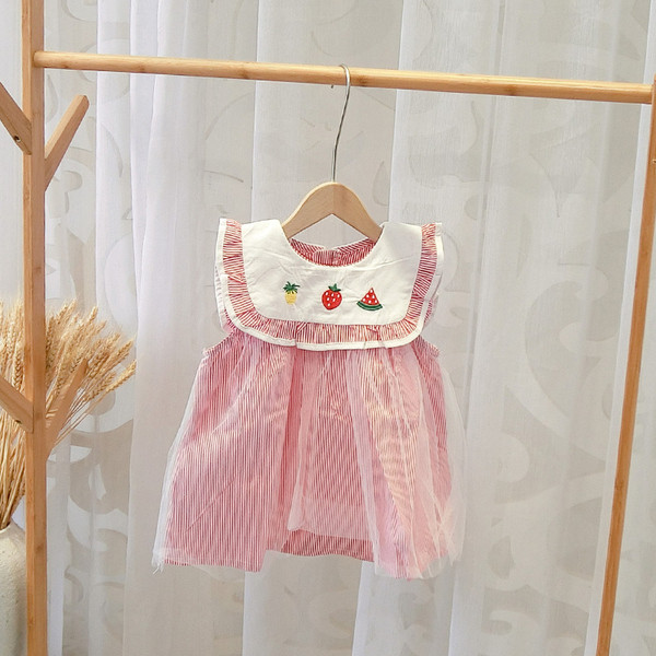 Rochie modernă pentru copii în dungi cu tul