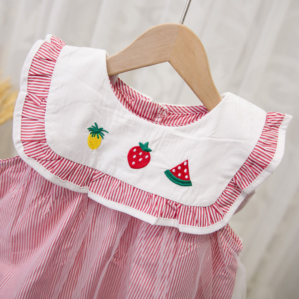 Rochie modernă pentru copii în dungi cu tul