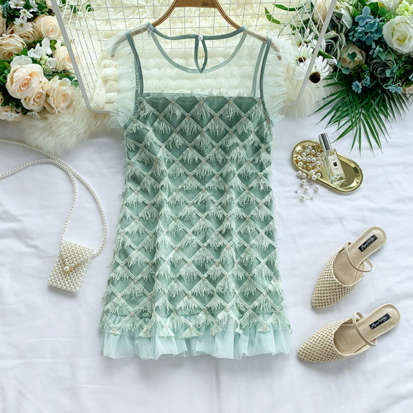 Κομψό γυναικείο φόρεμα ευρύ μοτίβο σε λευκό, μπεζ και πράσινο χρώμα