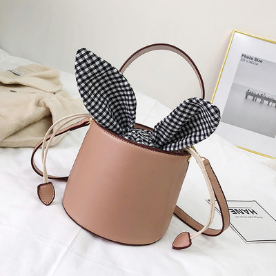 Geanta de dama moderna cu panglica in carouri