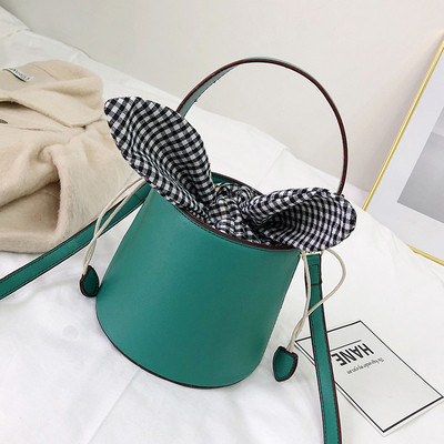 Geanta de dama moderna cu panglica in carouri