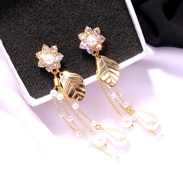 Női felső fülbevaló arany színű kövekkel