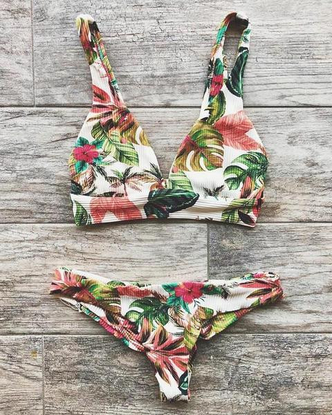 Virágos motívumú női fürdőruha két részből