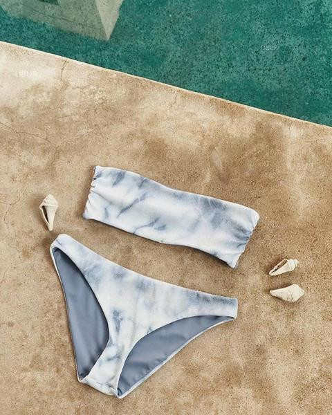 Fürdőruha szalaggal