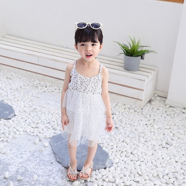 Modern gyerekruha három színben vékony pántokkal