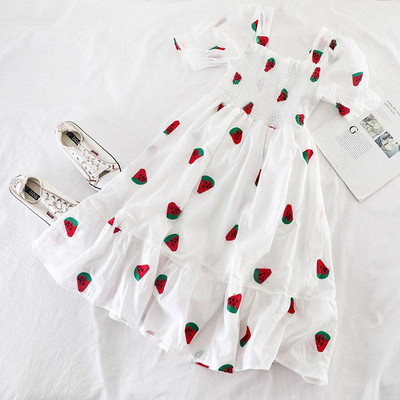 Modern női ruha rövid ujjal, színes mintával