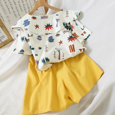 Κομψό και μοντέρνο γυναικείο σετ με έγχρωμη εκτύπωση