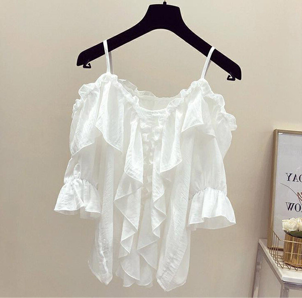 Κομψή γυναικεία μπλούζα με 3/4 μανίκια και λεπτά τιραντάκια σε λευκό και κόκκινο χρώμα