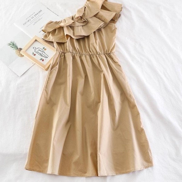 Modern női ruha négy színben, egy pánttal