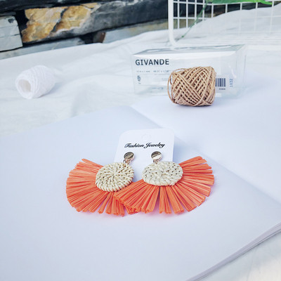 Cercei eleganti de dama in mai multe culori