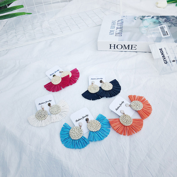 Cercei eleganti de dama in mai multe culori