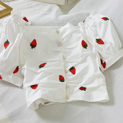 Μοντέρνα γυναικεία κοντή μπλούζα με κουμπιά και έγχρωμη τύπωμα