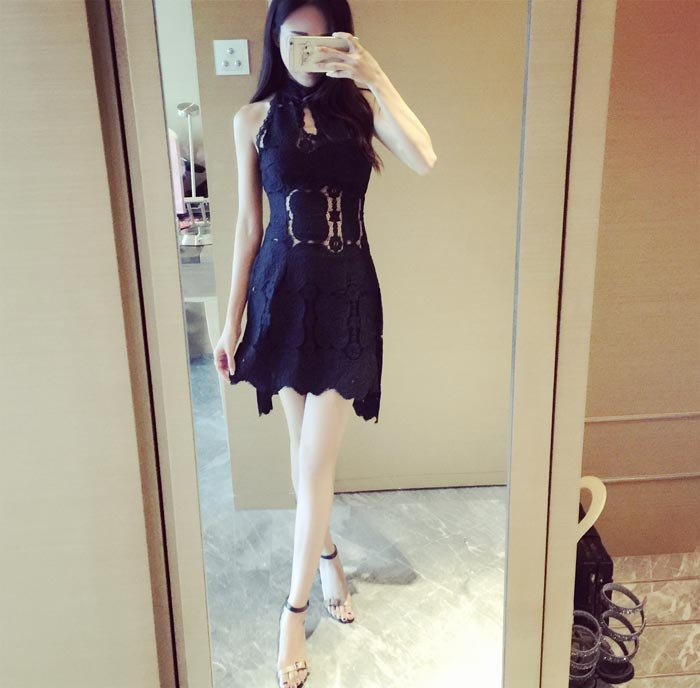 Rochie eleganta din dantela combinata cu pantaloni scurti