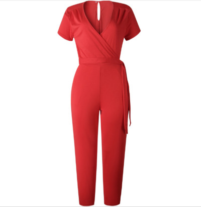 Κομψές γυναικείες φόρμες με ντεκολτέ σε σχήμα V σε κόκκινο χρώμα