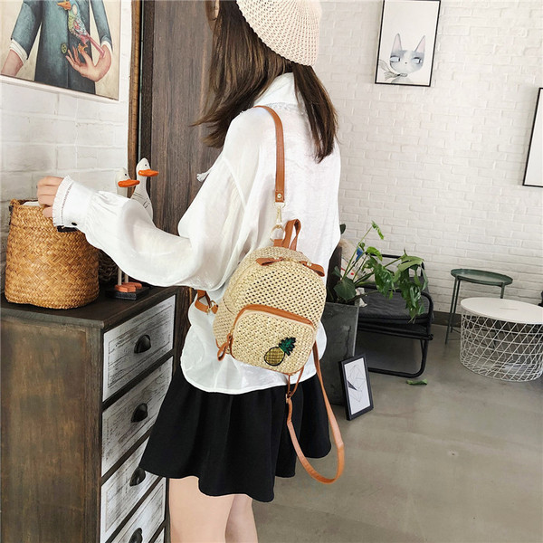 Rucsac de dama tricotat cu decor cu paiete