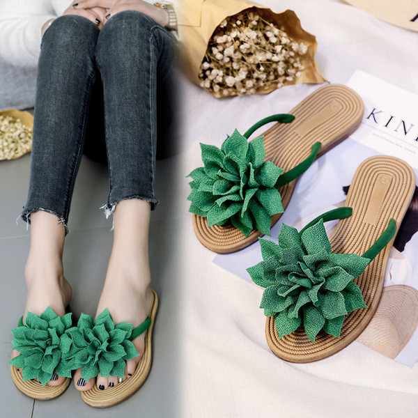 Μοντέρνες γυναικείες  παντόφλες με τρισδιάστατο στοιχείο σε τέσσερα χρώματα