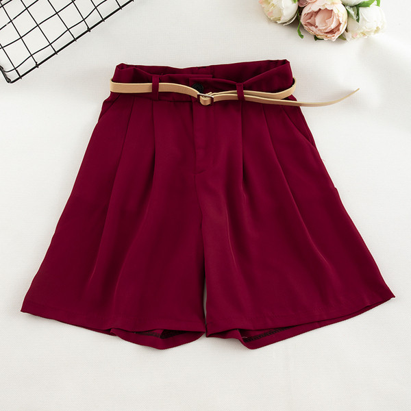 Alkalmi női rövidnadrág magas derékkal, övvel több színben