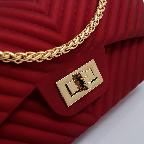 Geanta de dama eleganta cu lant metalic