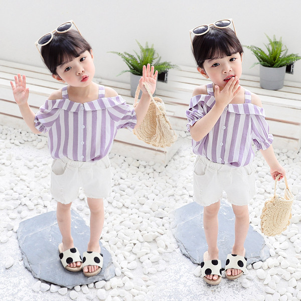 Stílusos gyereking lányoknak pántokkal és gombokkal