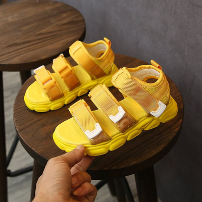 Детски ежедневни сандали в три цвята за момчета и момичета с лепенка