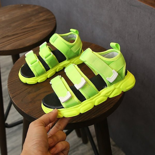 Sandale casual pentru copii in trei culori pentru baieti si fete cu sticker